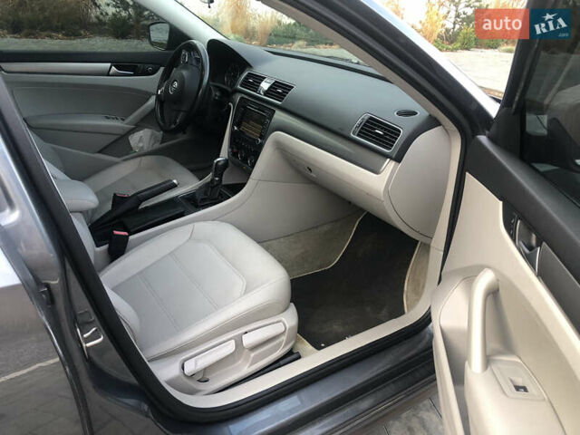 Серый Фольксваген Пассат, объемом двигателя 1.8 л и пробегом 202 тыс. км за 11500 $, фото 11 на Automoto.ua