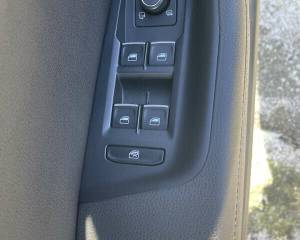 Серый Фольксваген Пассат, объемом двигателя 1.97 л и пробегом 190 тыс. км за 18700 $, фото 16 на Automoto.ua