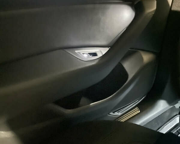 Серый Фольксваген Пассат, объемом двигателя 1.97 л и пробегом 190 тыс. км за 18700 $, фото 21 на Automoto.ua