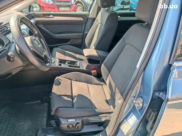 Серый Фольксваген Пассат, объемом двигателя 2.4 л и пробегом 96 тыс. км за 17440 $, фото 20 на Automoto.ua