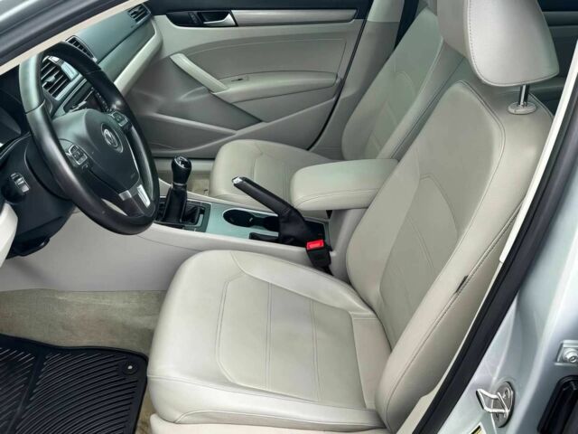 Серый Фольксваген Пассат, объемом двигателя 2 л и пробегом 74 тыс. км за 1800 $, фото 8 на Automoto.ua