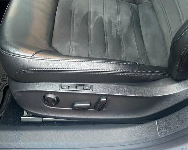 Серый Фольксваген Пассат, объемом двигателя 2 л и пробегом 52 тыс. км за 20000 $, фото 33 на Automoto.ua