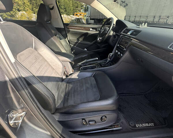 Серый Фольксваген Пассат, объемом двигателя 1.97 л и пробегом 253 тыс. км за 13500 $, фото 7 на Automoto.ua