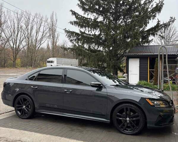 Серый Фольксваген Пассат, объемом двигателя 1.8 л и пробегом 112 тыс. км за 16800 $, фото 4 на Automoto.ua