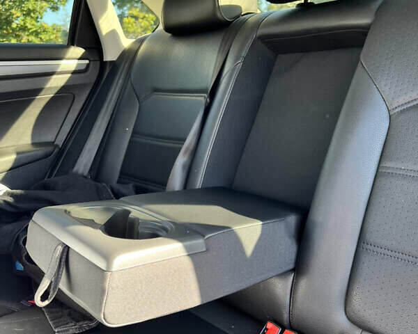 Серый Фольксваген Пассат, объемом двигателя 1.8 л и пробегом 157 тыс. км за 14800 $, фото 13 на Automoto.ua