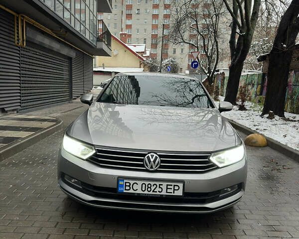 Серый Фольксваген Пассат, объемом двигателя 1.4 л и пробегом 276 тыс. км за 14000 $, фото 2 на Automoto.ua