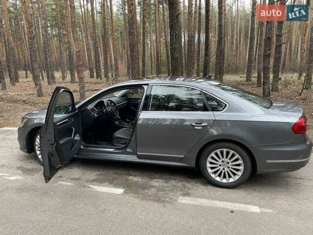 Серый Фольксваген Пассат, объемом двигателя 1.8 л и пробегом 122 тыс. км за 13000 $, фото 5 на Automoto.ua