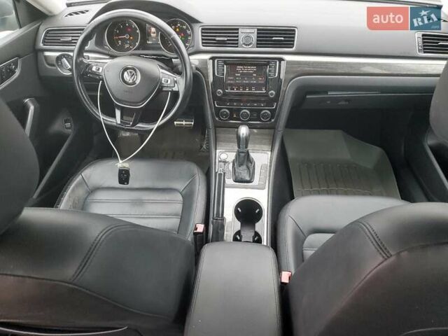 Сірий Фольксваген Пассат, об'ємом двигуна 1.8 л та пробігом 145 тис. км за 2200 $, фото 6 на Automoto.ua