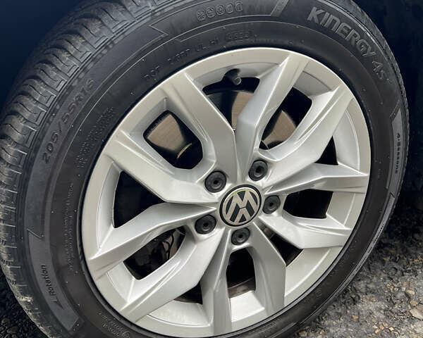 Серый Фольксваген Пассат, объемом двигателя 1.8 л и пробегом 137 тыс. км за 12599 $, фото 54 на Automoto.ua