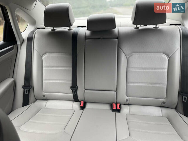 Серый Фольксваген Пассат, объемом двигателя 1.8 л и пробегом 164 тыс. км за 13000 $, фото 15 на Automoto.ua