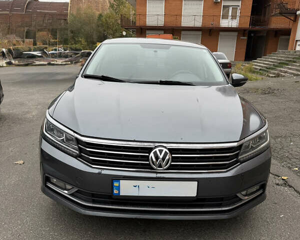 Сірий Фольксваген Пассат, об'ємом двигуна 1.8 л та пробігом 180 тис. км за 13000 $, фото 2 на Automoto.ua