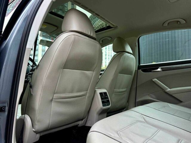 Сірий Фольксваген Пассат, об'ємом двигуна 1.8 л та пробігом 43 тис. км за 14800 $, фото 17 на Automoto.ua