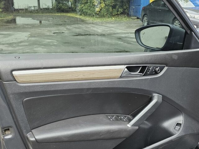 Серый Фольксваген Пассат, объемом двигателя 1.8 л и пробегом 170 тыс. км за 5000 $, фото 12 на Automoto.ua