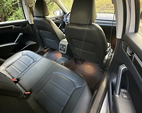 Серый Фольксваген Пассат, объемом двигателя 1.8 л и пробегом 165 тыс. км за 14200 $, фото 34 на Automoto.ua