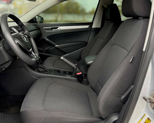 Сірий Фольксваген Пассат, об'ємом двигуна 1.8 л та пробігом 172 тис. км за 10399 $, фото 10 на Automoto.ua