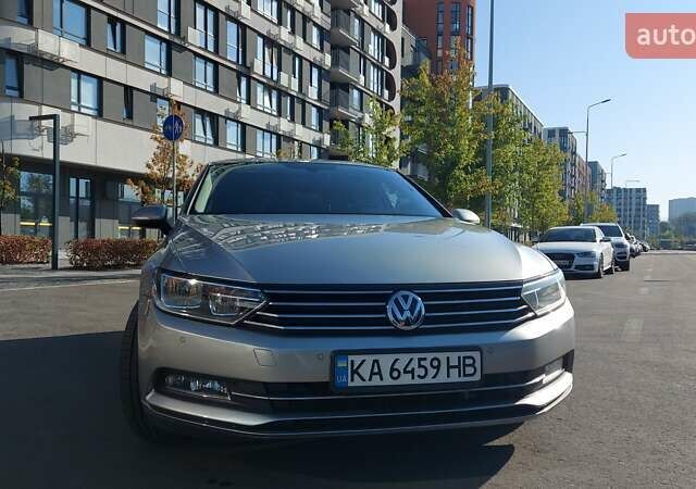 Серый Фольксваген Пассат, объемом двигателя 1.6 л и пробегом 297 тыс. км за 15000 $, фото 21 на Automoto.ua