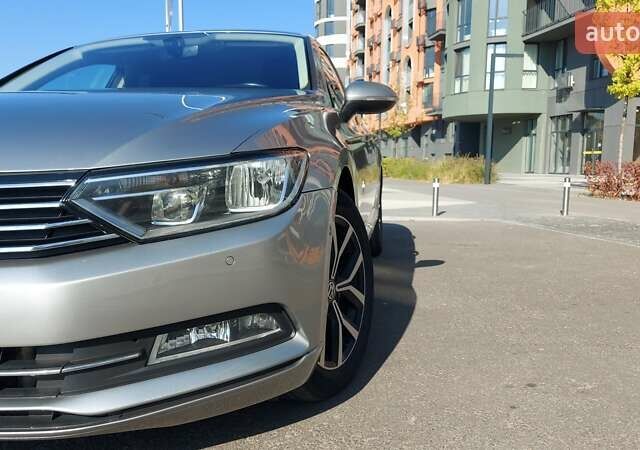 Серый Фольксваген Пассат, объемом двигателя 1.6 л и пробегом 297 тыс. км за 15000 $, фото 24 на Automoto.ua