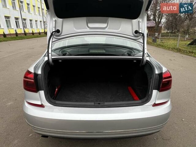 Серый Фольксваген Пассат, объемом двигателя 1.8 л и пробегом 190 тыс. км за 16000 $, фото 14 на Automoto.ua