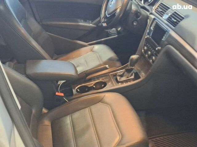 Серый Фольксваген Пассат, объемом двигателя 1.8 л и пробегом 180 тыс. км за 11590 $, фото 13 на Automoto.ua