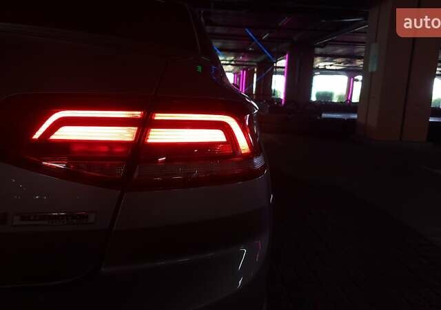 Серый Фольксваген Пассат, объемом двигателя 1.6 л и пробегом 297 тыс. км за 15000 $, фото 31 на Automoto.ua