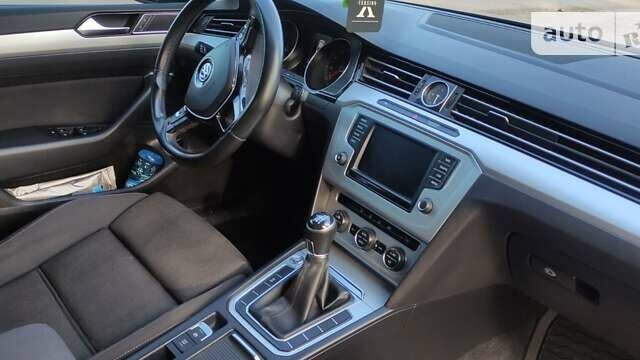 Серый Фольксваген Пассат, объемом двигателя 1.97 л и пробегом 223 тыс. км за 14700 $, фото 38 на Automoto.ua