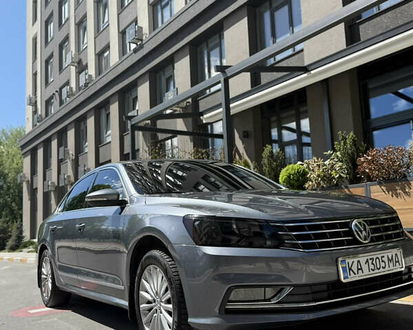 Серый Фольксваген Пассат, объемом двигателя 1.8 л и пробегом 184 тыс. км за 13500 $, фото 11 на Automoto.ua