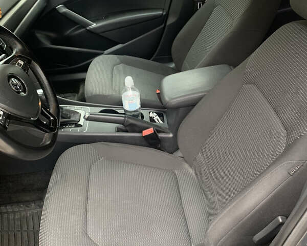 Серый Фольксваген Пассат, объемом двигателя 1.8 л и пробегом 120 тыс. км за 12000 $, фото 11 на Automoto.ua