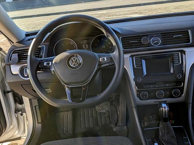 Сірий Фольксваген Пассат, об'ємом двигуна 1.8 л та пробігом 138 тис. км за 11999 $, фото 10 на Automoto.ua