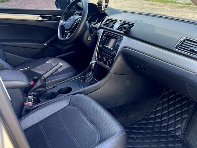 Сірий Фольксваген Пассат, об'ємом двигуна 1.8 л та пробігом 180 тис. км за 13500 $, фото 6 на Automoto.ua