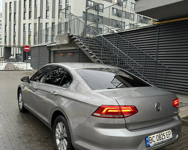 Серый Фольксваген Пассат, объемом двигателя 1.4 л и пробегом 276 тыс. км за 14000 $, фото 4 на Automoto.ua