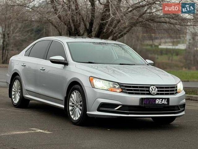 Серый Фольксваген Пассат, объемом двигателя 1.8 л и пробегом 185 тыс. км за 12800 $, фото 8 на Automoto.ua