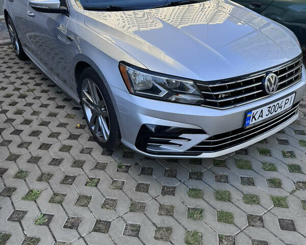 Фольксваген Пассат 2016 в Киеве на Automoto.ua Серый Фольксваген Пассат, объемом двигателя 1.8 л и пробегом 153 тыс. км за 15200 $, фото 2 на Automoto.ua