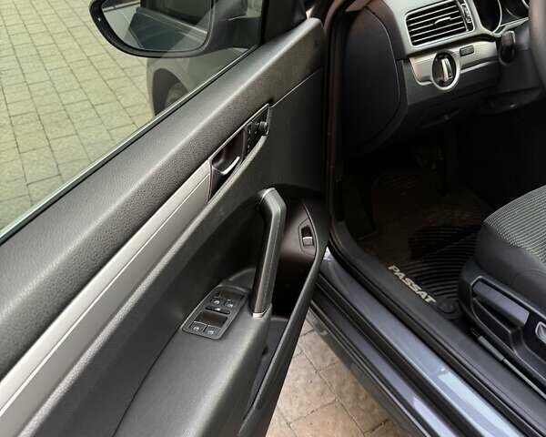 Серый Фольксваген Пассат, объемом двигателя 1.8 л и пробегом 67 тыс. км за 13699 $, фото 11 на Automoto.ua