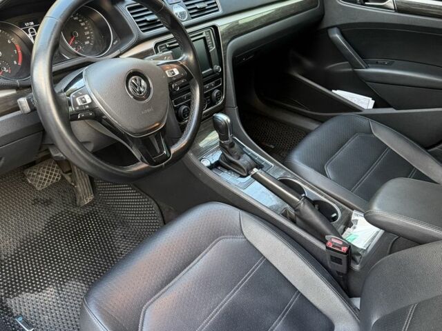 Серый Фольксваген Пассат, объемом двигателя 1.8 л и пробегом 140 тыс. км за 13100 $, фото 9 на Automoto.ua