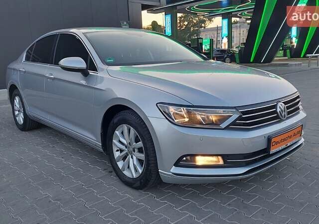 Серый Фольксваген Пассат, объемом двигателя 0 л и пробегом 196 тыс. км за 13777 $, фото 6 на Automoto.ua
