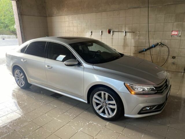 Серый Фольксваген Пассат, объемом двигателя 1.8 л и пробегом 104 тыс. км за 15000 $, фото 4 на Automoto.ua