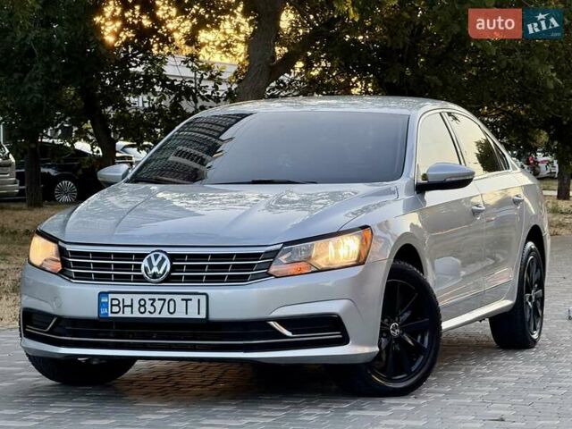 Серый Фольксваген Пассат, объемом двигателя 1.8 л и пробегом 239 тыс. км за 10700 $, фото 16 на Automoto.ua
