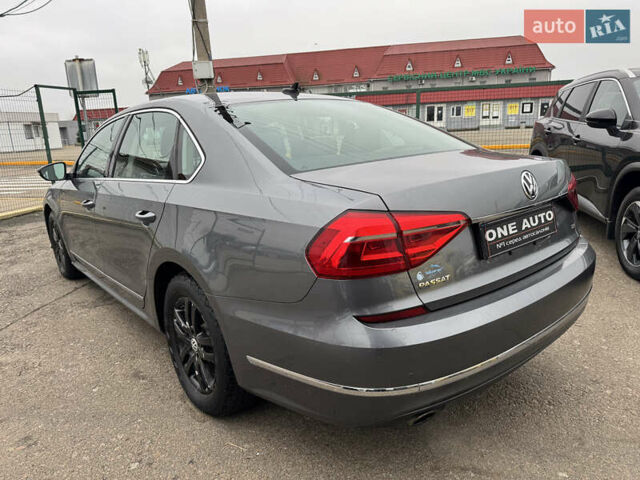 Серый Фольксваген Пассат, объемом двигателя 1.8 л и пробегом 209 тыс. км за 12490 $, фото 7 на Automoto.ua