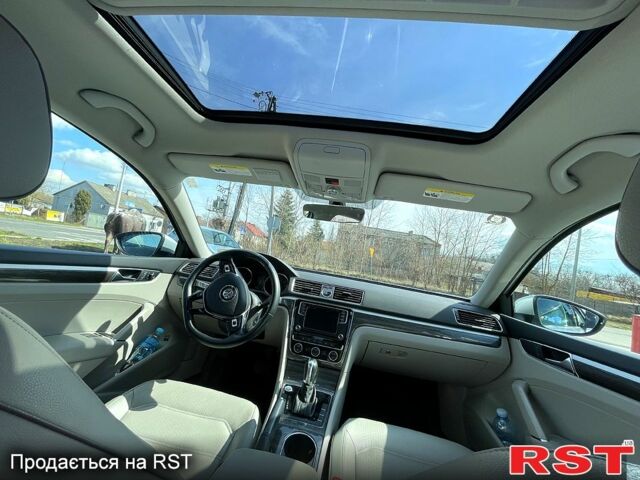 Серый Фольксваген Пассат, объемом двигателя 1.8 л и пробегом 125 тыс. км за 11000 $, фото 4 на Automoto.ua