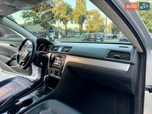 Серый Фольксваген Пассат, объемом двигателя 1.8 л и пробегом 239 тыс. км за 10700 $, фото 32 на Automoto.ua