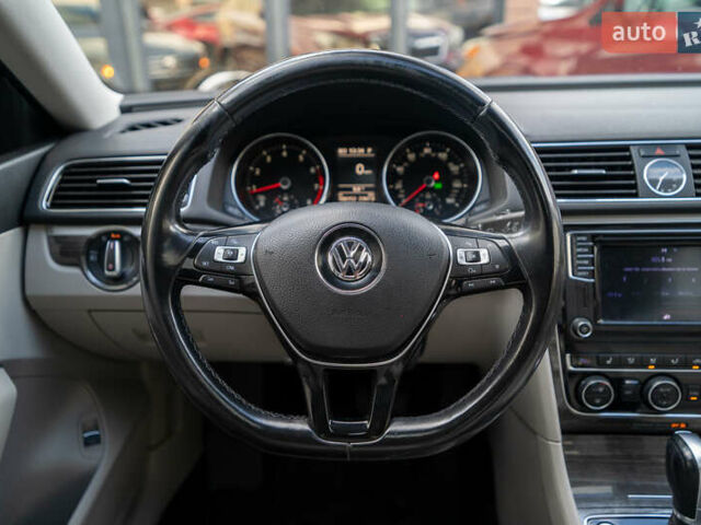 Фольксваген Пассат 2016 в Киеве на Automoto.ua Серый Фольксваген Пассат, объемом двигателя 1.8 л и пробегом 180 тыс. км за 12900 $, фото 25 на Automoto.ua