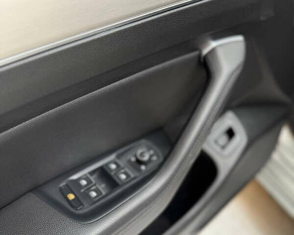 Сірий Фольксваген Пассат, об'ємом двигуна 1.97 л та пробігом 239 тис. км за 20500 $, фото 19 на Automoto.ua