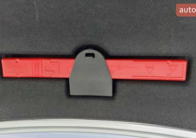 Серый Фольксваген Пассат, объемом двигателя 0 л и пробегом 196 тыс. км за 13777 $, фото 46 на Automoto.ua