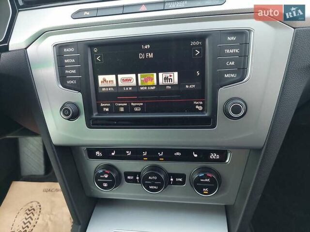 Серый Фольксваген Пассат, объемом двигателя 0 л и пробегом 196 тыс. км за 13777 $, фото 80 на Automoto.ua