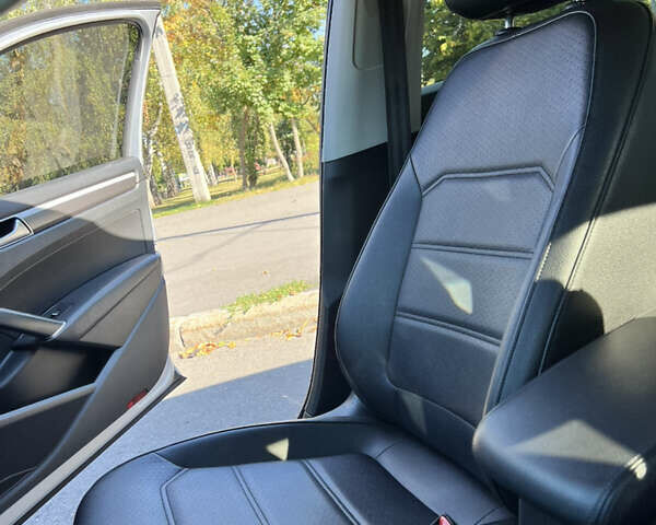 Серый Фольксваген Пассат, объемом двигателя 1.8 л и пробегом 157 тыс. км за 14800 $, фото 14 на Automoto.ua