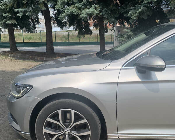 Серый Фольксваген Пассат, объемом двигателя 1.97 л и пробегом 216 тыс. км за 18000 $, фото 3 на Automoto.ua