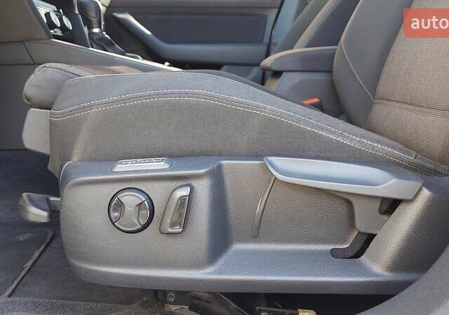 Серый Фольксваген Пассат, объемом двигателя 1.6 л и пробегом 297 тыс. км за 15000 $, фото 58 на Automoto.ua