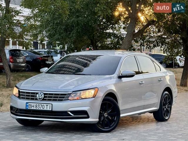 Серый Фольксваген Пассат, объемом двигателя 1.8 л и пробегом 239 тыс. км за 10700 $, фото 11 на Automoto.ua
