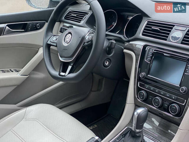 Серый Фольксваген Пассат, объемом двигателя 0 л и пробегом 241 тыс. км за 9650 $, фото 4 на Automoto.ua