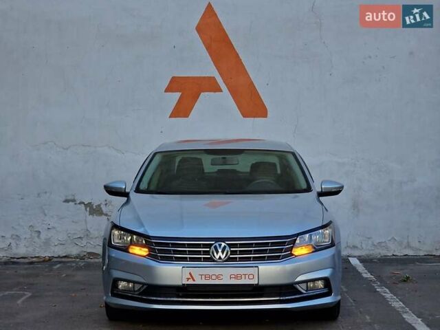 Серый Фольксваген Пассат, объемом двигателя 1.8 л и пробегом 169 тыс. км за 11490 $, фото 1 на Automoto.ua